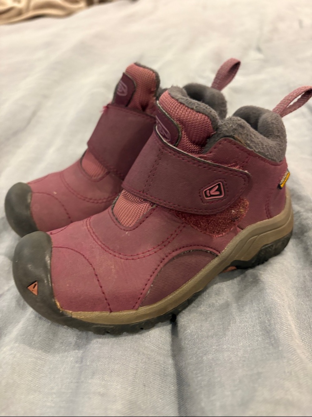 Keen Toddler Kids Size 8 or 9 Burgundy Hook-and-Loop Ankle Boots